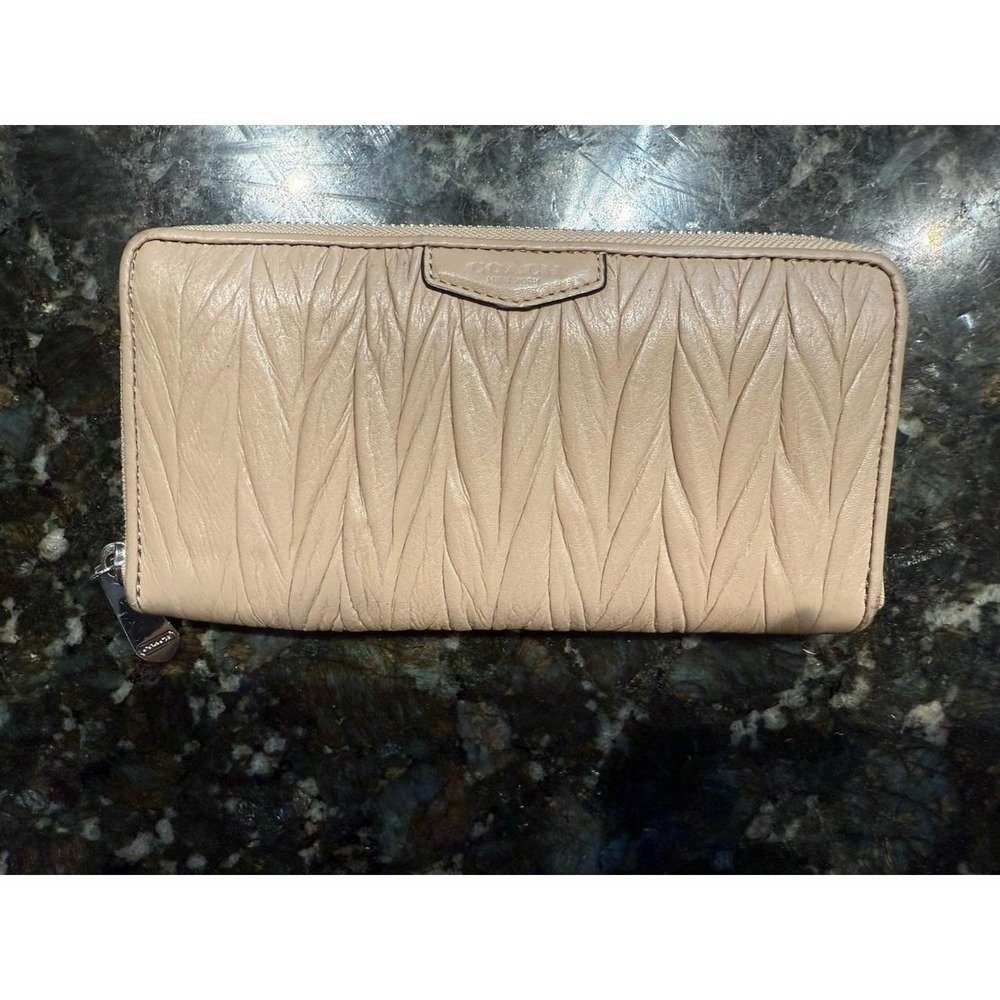 Rare Coach Wallet Zip Around Accordion Tan Nude Beige Leather Soft Leather  S